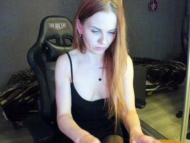 LunaLicks's BongaCams show and profile