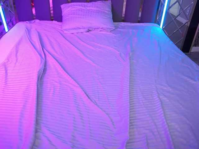 LunaLicks's BongaCams show and profile