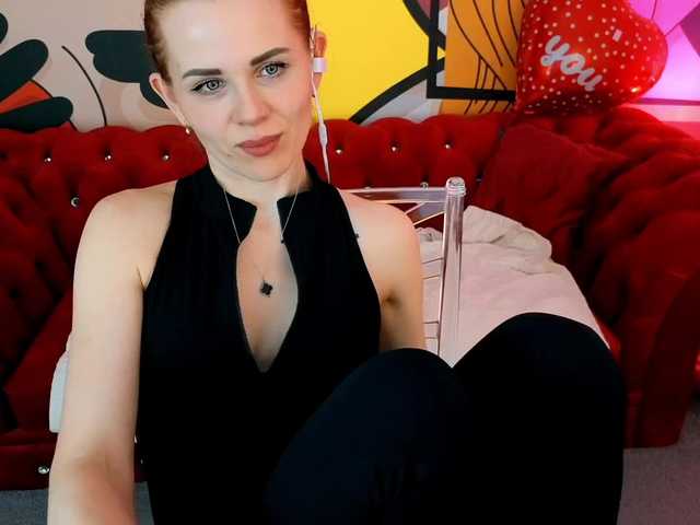 LunaLicks's BongaCams show and profile