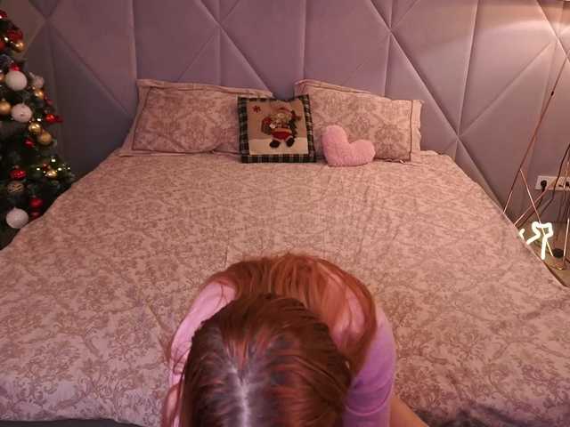 LunaLicks's BongaCams show and profile