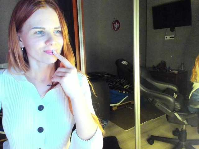 LunaLicks's BongaCams show and profile