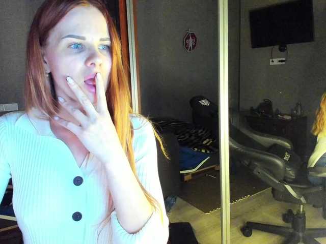 LunaLicks's BongaCams show and profile