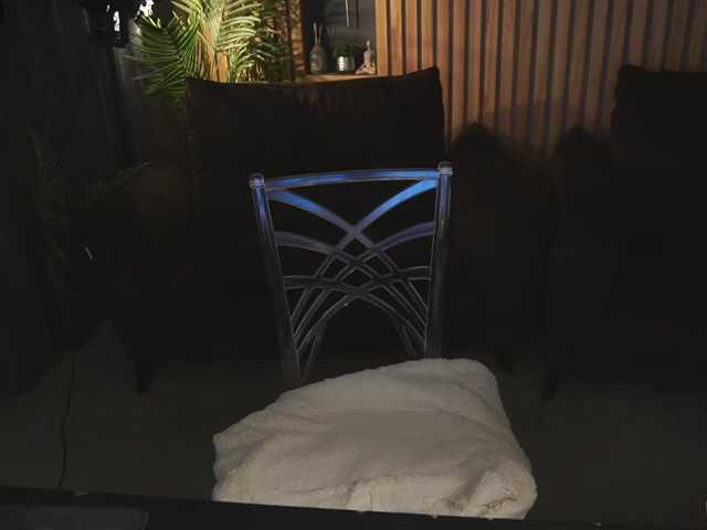 LunaLicks's BongaCams show and profile