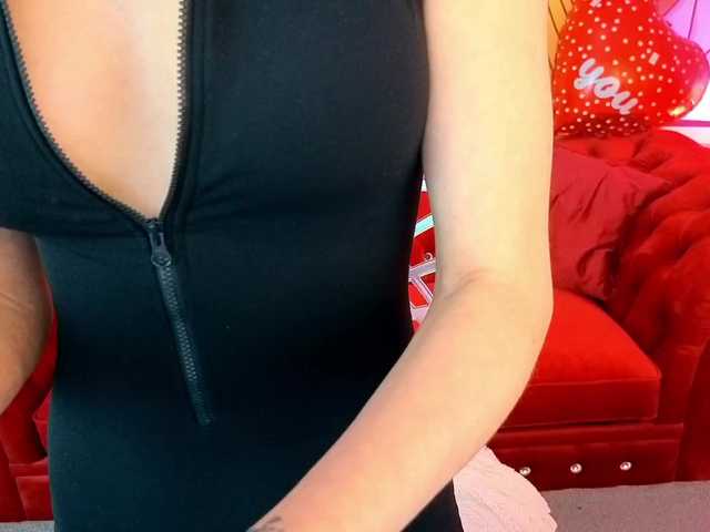 LunaLicks's BongaCams show and profile