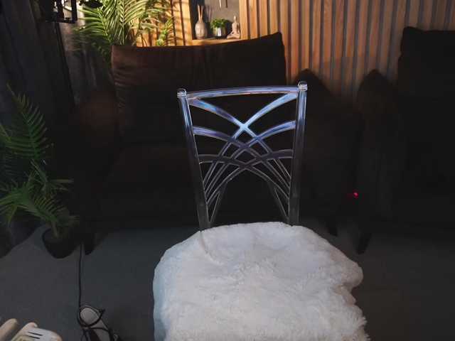 LunaLicks's BongaCams show and profile