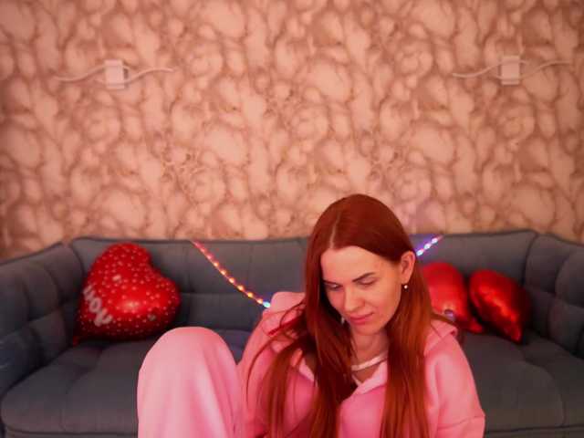 LunaLicks's BongaCams show and profile