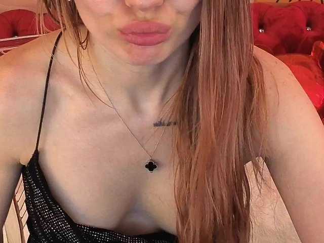 LunaLicks's BongaCams show and profile