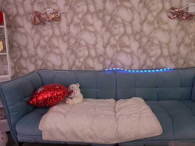 LunaLicks's BongaCams show and profile