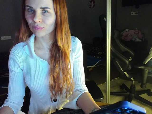 LunaLicks's BongaCams show and profile