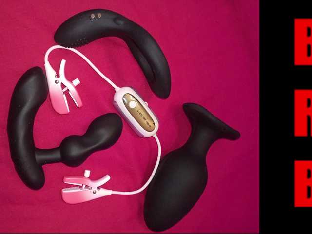 LunaLicks's BongaCams show and profile