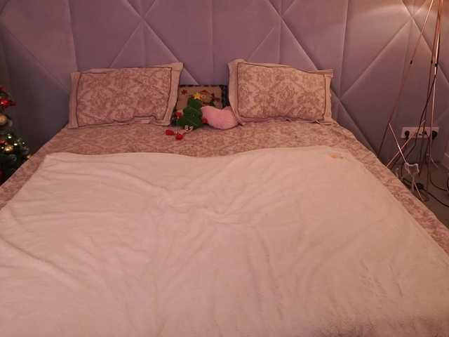 LunaLicks's BongaCams show and profile