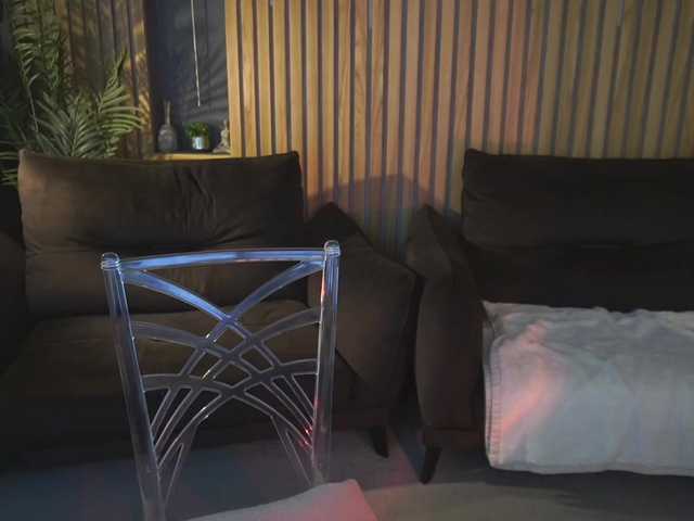 LunaLicks's BongaCams show and profile