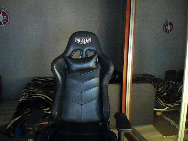 LunaLicks's BongaCams show and profile