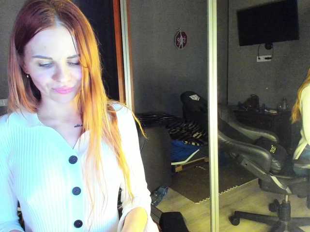 LunaLicks's BongaCams show and profile