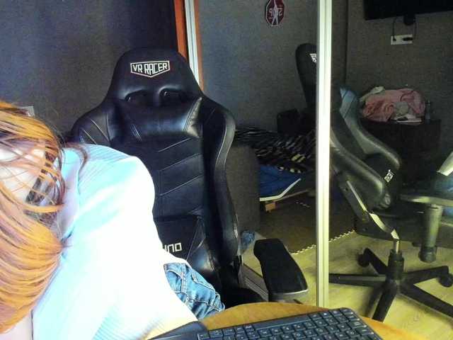 LunaLicks's BongaCams show and profile