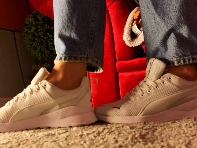 LunaLicks's BongaCams show and profile