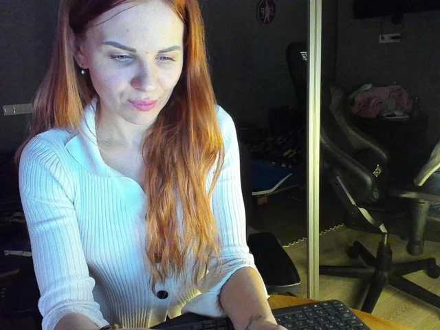 LunaLicks's BongaCams show and profile