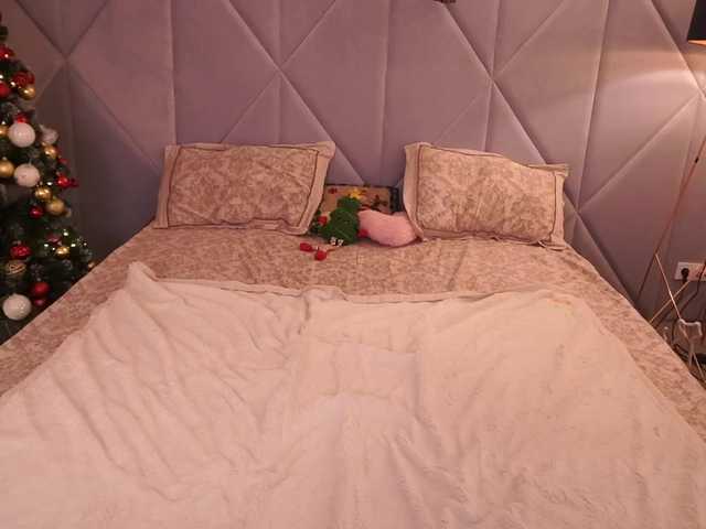 LunaLicks's BongaCams show and profile