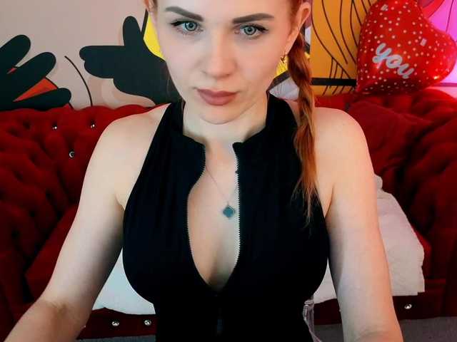 LunaLicks's BongaCams show and profile