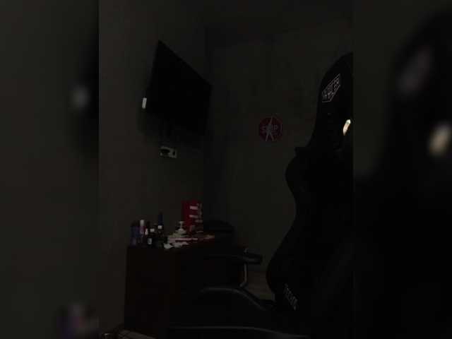 LunaLicks's BongaCams show and profile