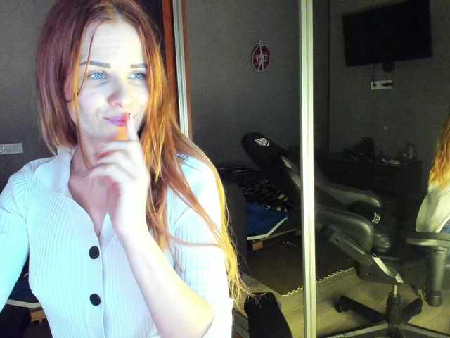 LunaLicks's BongaCams show and profile