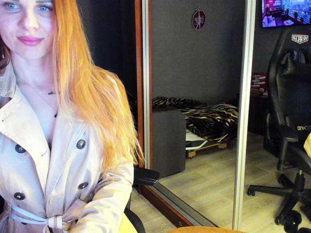 LunaLicks's BongaCams show and profile