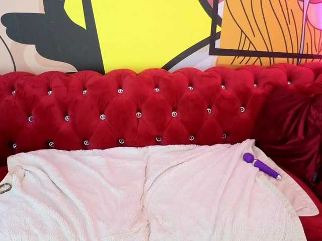 LunaLicks's BongaCams show and profile