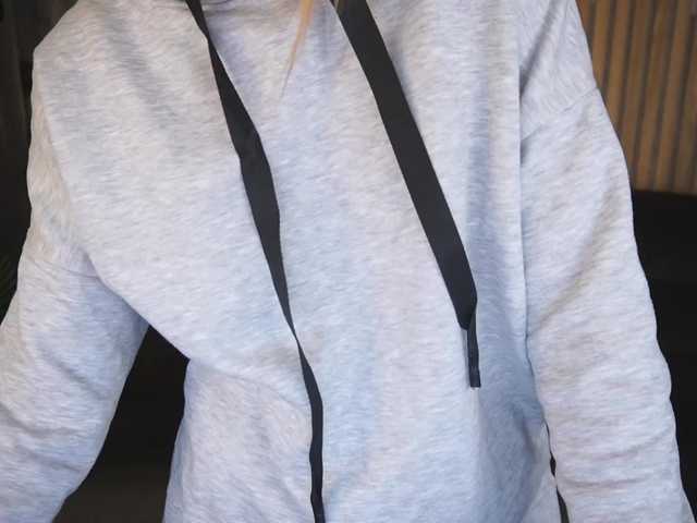 LunaLicks's BongaCams show and profile