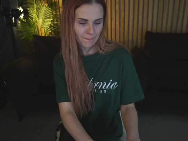 LunaLicks's BongaCams show and profile