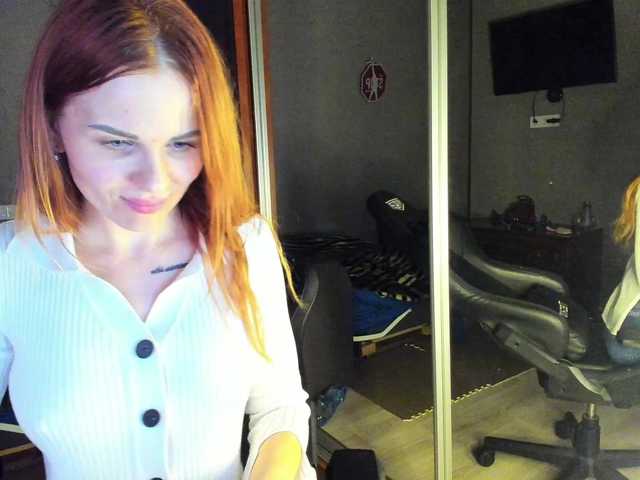 LunaLicks's BongaCams show and profile