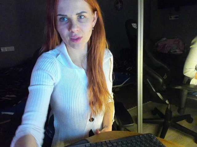 LunaLicks's BongaCams show and profile