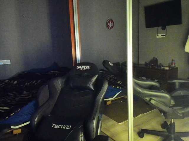 LunaLicks's BongaCams show and profile