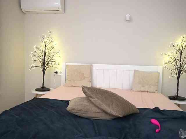 LunaLicks webcam