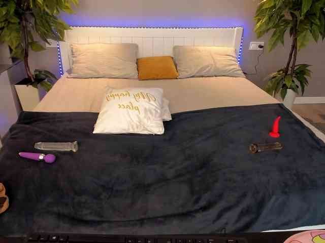 LunaLicks webcam