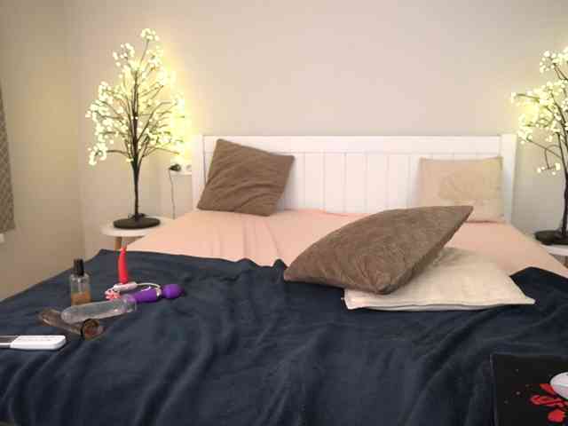 LunaLicks webcam