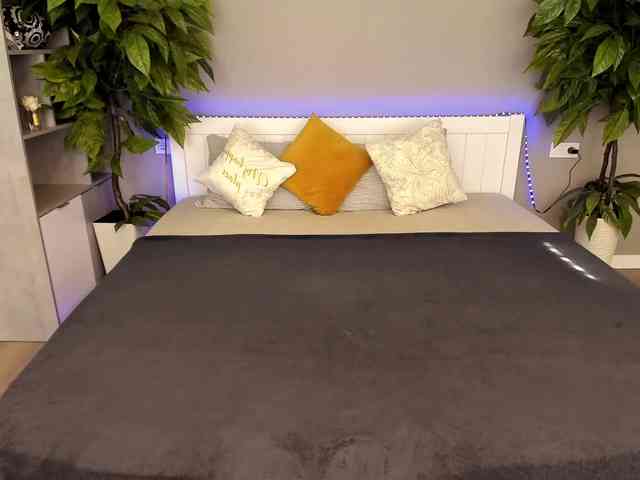 LunaLicks webcam
