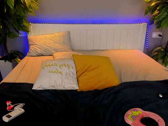 LunaLicks webcam