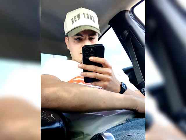 realhot24 Live Webcam on BongaCams