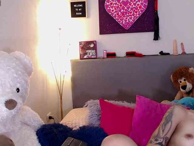 Ashley-amoret webcam
