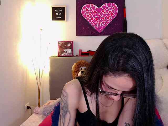 Ashley-amoret webcam