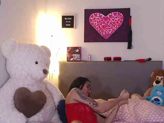 Ashley-amoret webcam