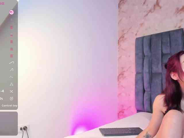 AliceJones webcam