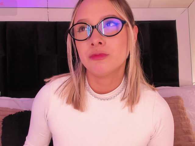 GretaVelvet's BongaCams show and profile