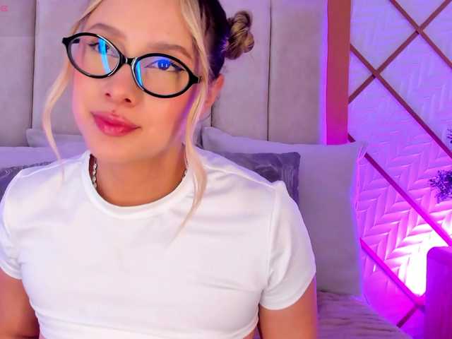 GretaVelvet's BongaCams show and profile