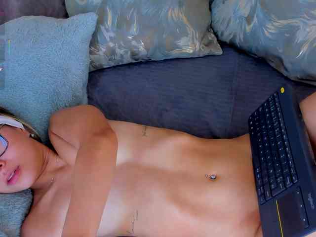 GretaVelvet webcam