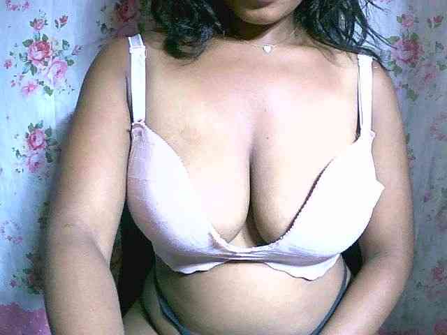 Ciara12 Live Webcam on BongaCams