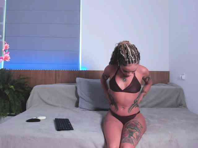 LeahLoo webcam