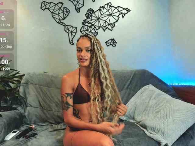 LeahLoo webcam