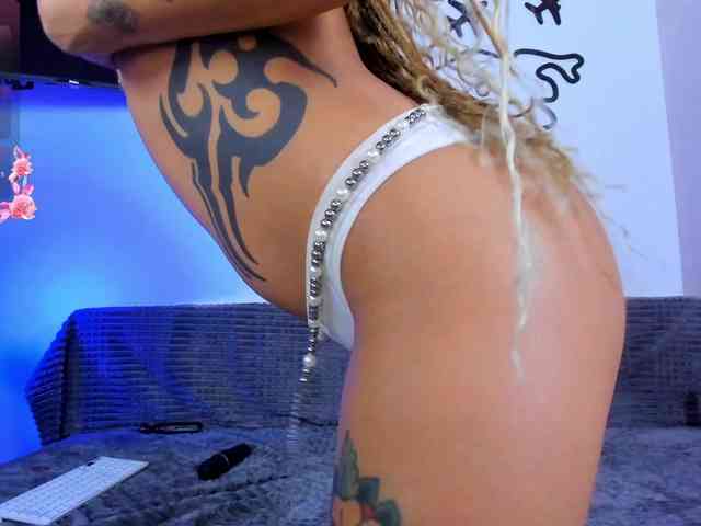 LeahLoo webcam