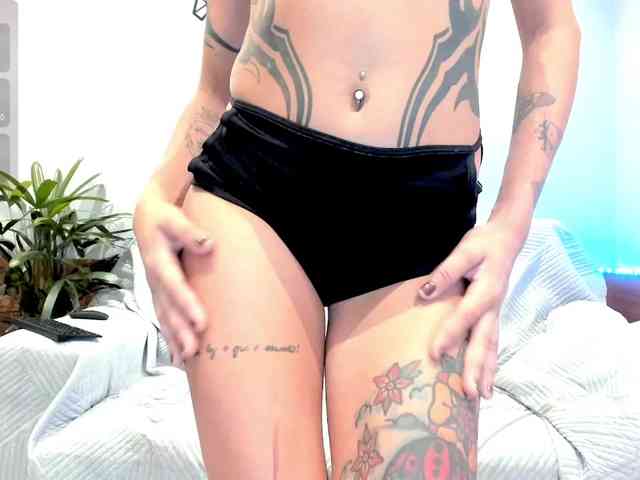 LeahLoo webcam